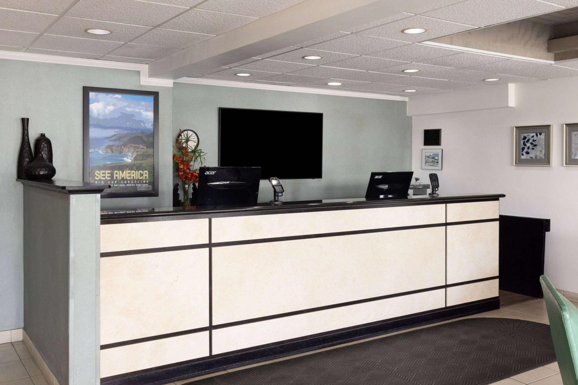Travelodge By Wyndham Monterey Bay Bagian luar foto